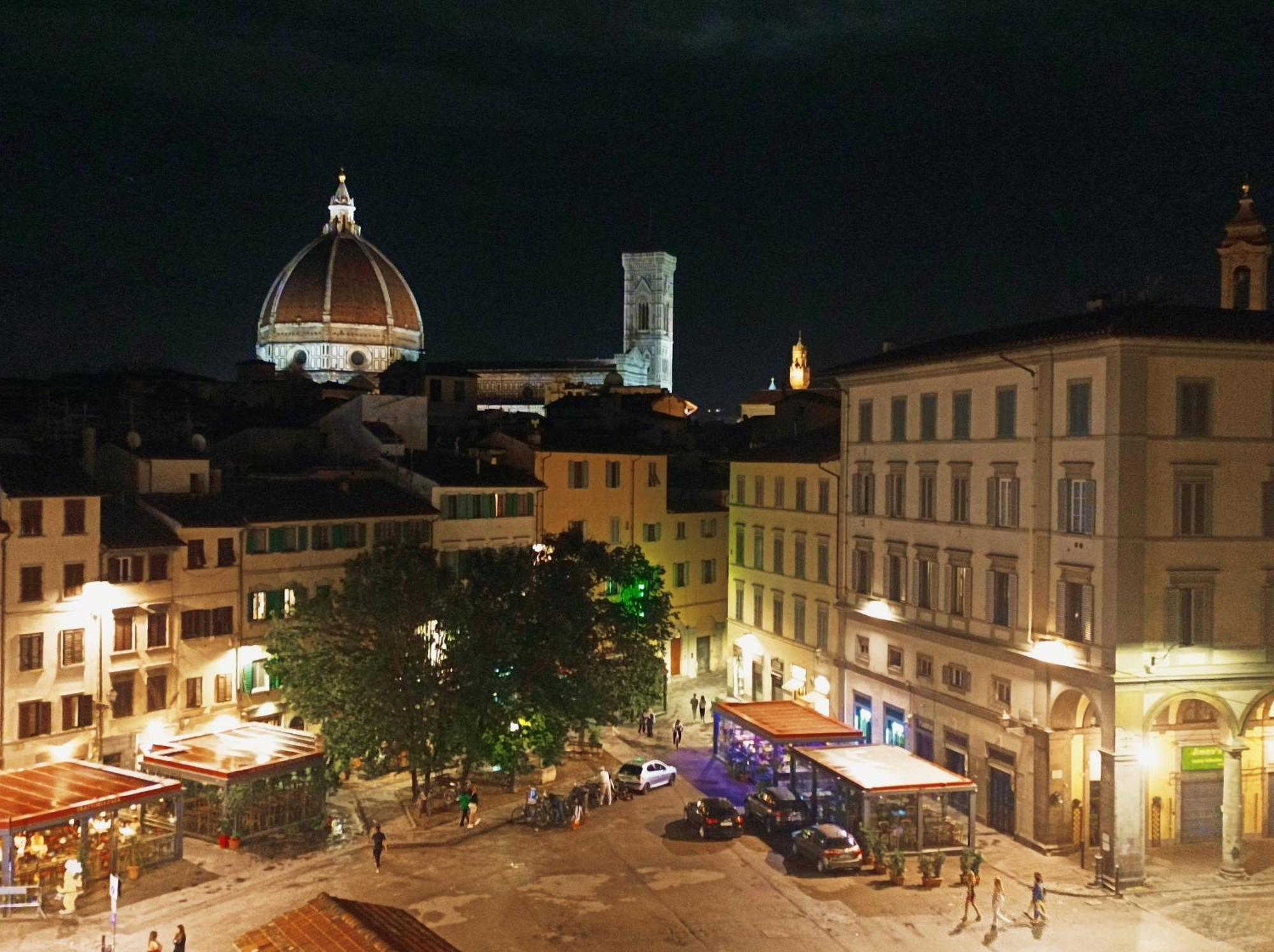 Panoramic Suite Near Duomo And Station Florença Exterior foto